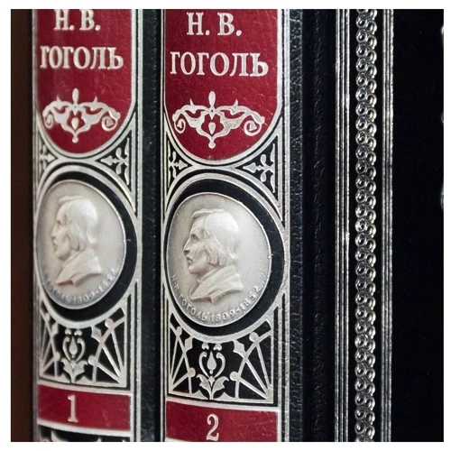 Збірник творів Миколи Гоголя: Виробник Купола