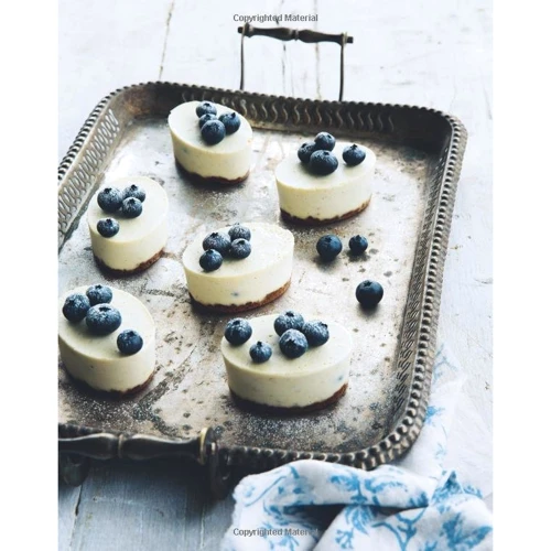 Marianne Stewart: Nourish Cakes. Baking with a healthy twist: ISBN 9781787131163