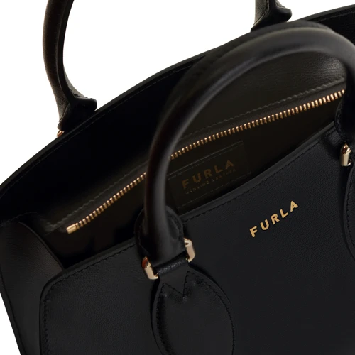 Женская сумка тоут Furla Doris S Tote черная (BAXUFDRAAD000O6000): Страна производитель Италия