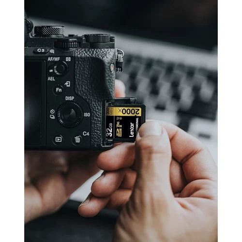 Карта памяти Lexar 32GB SDHC Class 10 UHS-II U3 V90 Professional 2000x (LSD200032G-BNNAG): Объем 32 ГБ