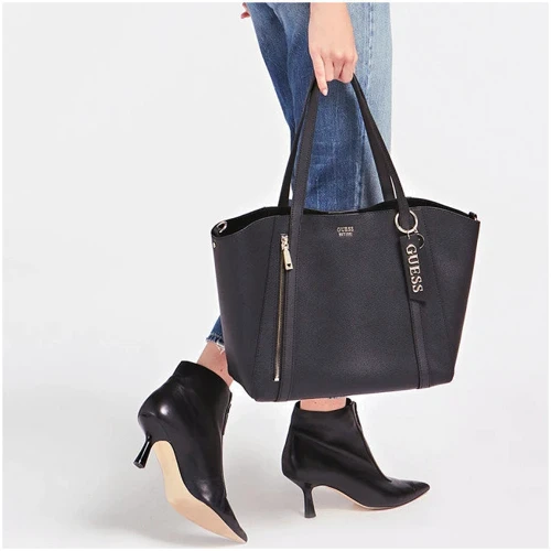 Женская сумка тоут Guess Naya Trap Tote черная (HWVG7881230-BLA): Тип ручки С двумя ручками, Длинная ручка