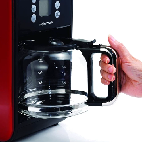 Кофеварка Morphy Richards Accents 162009: Объем резервуара для воды, л 1.8