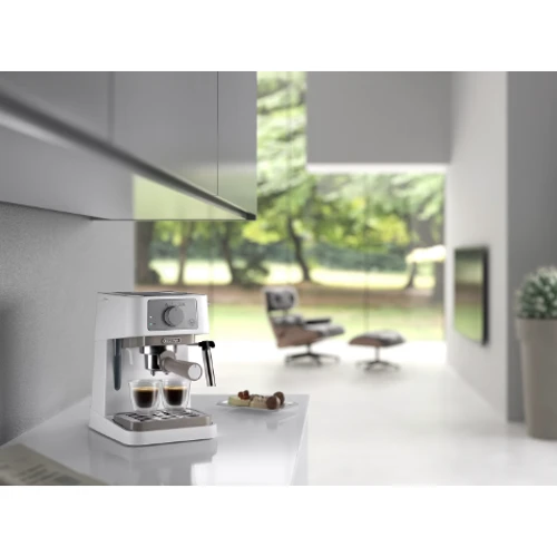 Кофеварка DeLonghi EC 260 W: Тип рожковая кофеварка эспрессо