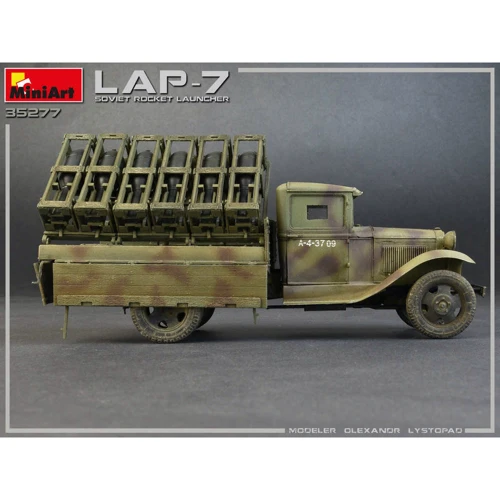 Сборная модель MiniArt MA35277 Советская ракетная пусковая установка LAP-7 фото 12