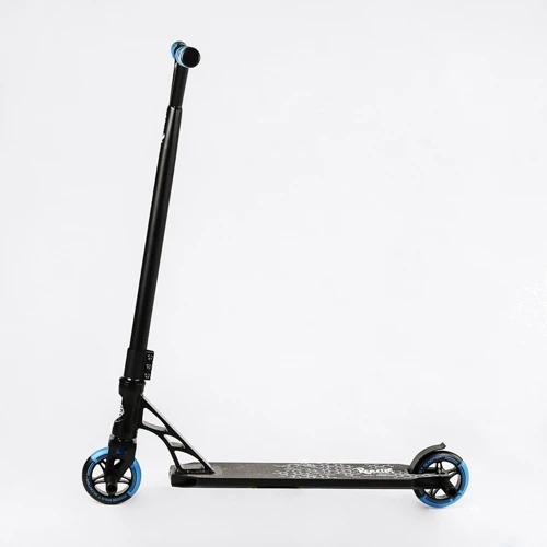 Самокат трюковий Best Scooter Reactor Black and Blue (112770): Конструкція рами цільна