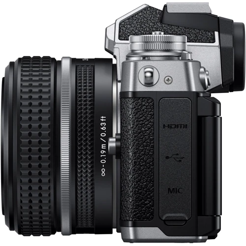 Nikon Z fc + 28mm (VOA090K001) UA: Запись видео (размер кадра) 4K (3840x2160)