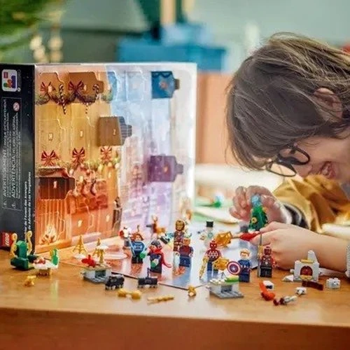 Конструктор LEGO Marvel Новорічний календар Месники 243 деталі (76267): Рекомендований вік 7+
