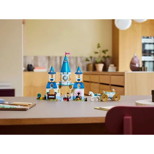 Конструктор LEGO Disney Princess Замок Золушки и карета 596 деталей (43275) фото 9