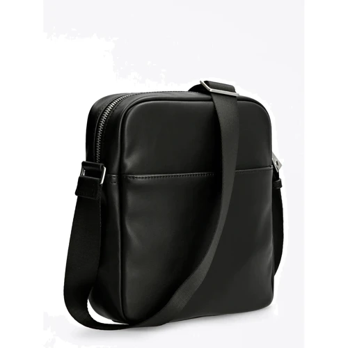Мужская сумка через плечо Guess Scala Smart Top Zip Crossbody черная (HMESCAP1326-BLA): Страна производитель Мьянма