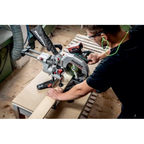Дисковая пила Metabo KGS 18 LTX BL 254 (614254650): Конструкция Станок