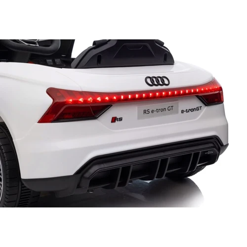 Детский электромобиль Bambi Audi E-Tron GT White (M 4938EBLR-1): Рекомендуемый возраст от 3 лет до 8 лет