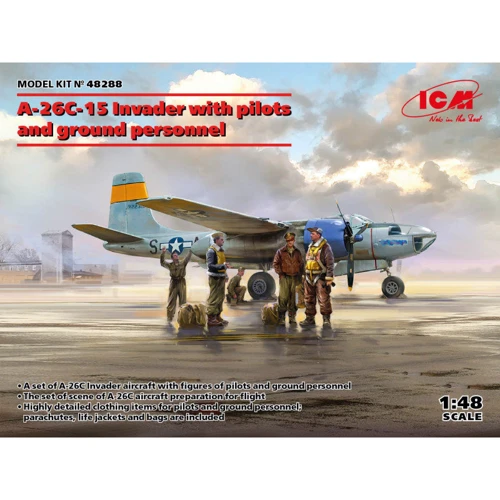 Бомбардировщик ICM A-26C-15 Invader с пилотами и наземным персоналом