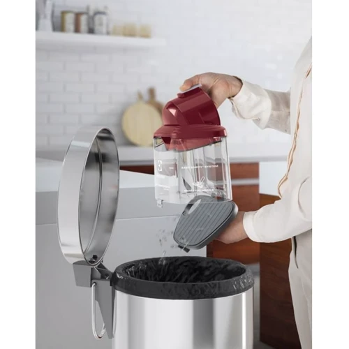 Пилосос Electrolux ESPC72RR: Максимальна потужність 750 Вт