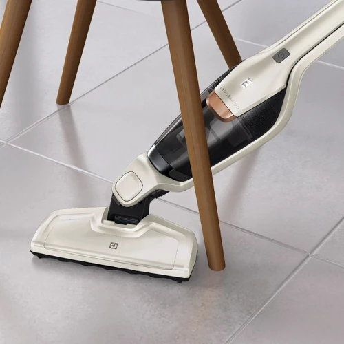 Пылесос Electrolux EERC73SW: Вес 2.47 кг