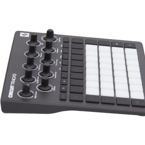 MIDI контроллер NOVATION Circuit Tracks