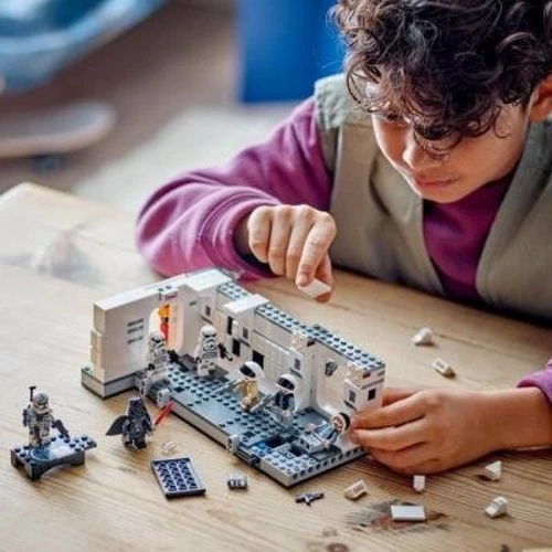 Конструктор LEGO Star War Посадка на борт Тантив IV (75387)