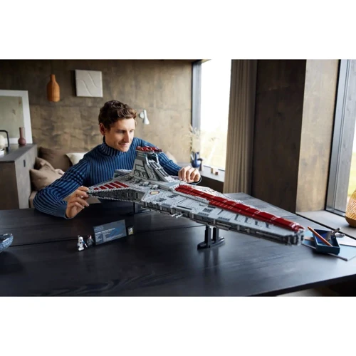 Конструктор LEGO Venator-Class Republic Attack Cruiser Ударний крейсер типу Венатор (75367): Рекомендований вік от 18 лет