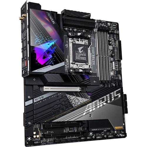Gigabyte X670E AORUS XTREME: Разъемы на плате USB Type-C, USB 3.2 Gen 1, USB 2.0, M.2, SATA 3.0