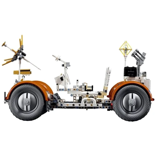 Конструктор LEGO Technic Місячний автомобіль NASA Apollo 1913 деталей (42182) фото 4