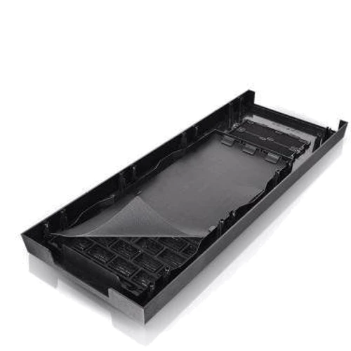 Корпус Thermaltake Core X71 Tempered Glass Edition (CA-1F8-00M1WN-02): Матеріал передній панелі пластик