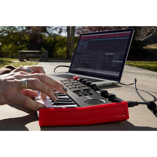 MIDI клавиатура AKAI MPK Mini Play MK3: Количество клавиш 25