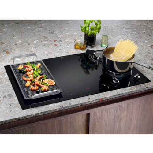 Варочная поверхность Electrolux KDI951723K: Количество конфорок 5
