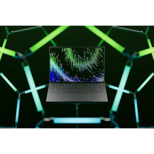 Ноутбук Razer Blade 16 (RZ09-0483UEJ4-ST43): Операційна система Windows 11 Home