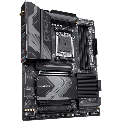 GIGABYTE X670 GAMING X AX V2: Оперативная память 4xDDR5 8000 МГц, до 192 ГБ