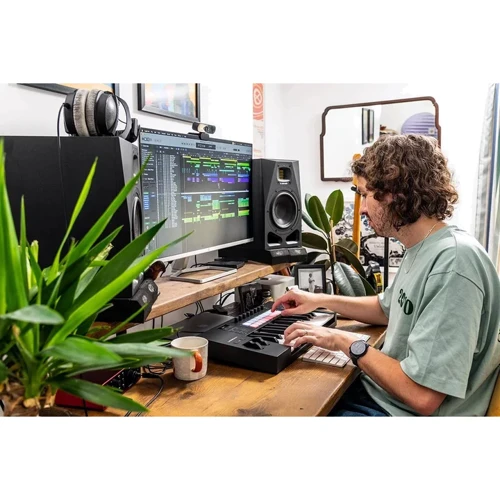 MIDI клавіатура NOVATION Launchkey 25 MK4 (236476) фото 10