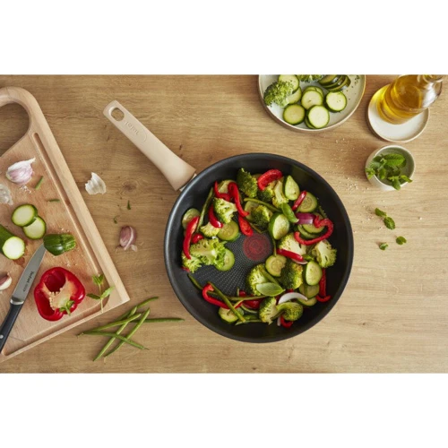 Tefal Eco Respect 26 см (G2540553): Материал корпуса алюминий