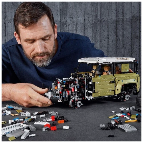Авто-конструктор LEGO TECHNIC Land Rover Defender (42110) фото 7