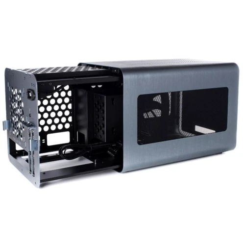 Корпус QUBE V8 Black (QBV8D_FBNU3): Материал передней панели алюминий и сталь