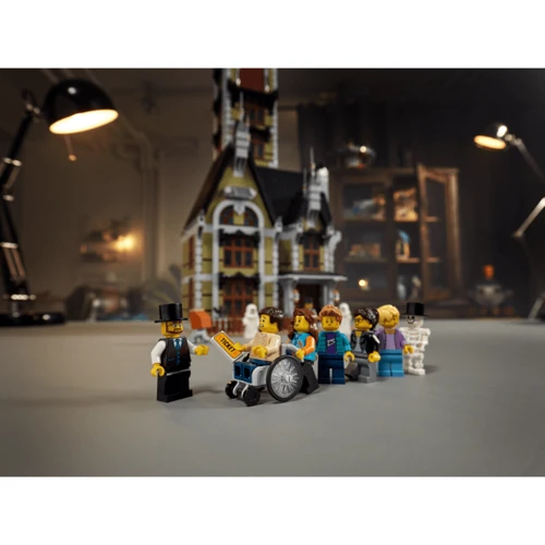 LEGO Exclusive Дом с привидениями (10273): Количество деталей, шт. 3231