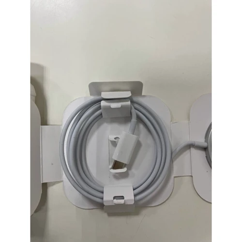 Apple Wireless Charger MagSafe 15W (MHXH3) (Зарядные устройства)(78483336): Причина уценки Повреждена внутренняя часть упаковки