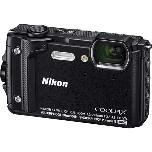 Nikon Coolpix W300 Black (VQA070E1): Количество эффективных мегапикселей 16