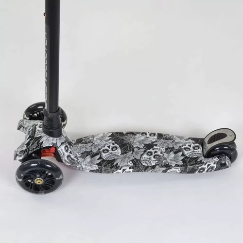 Самокат Best Scooter Maxi Чорно-білий (А 25465 / 779-1320): Тип коліс литі