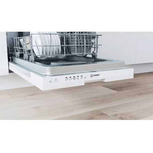 Встраиваемая посудомоечная машина Indesit DSIE 2B10 фото 7