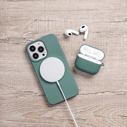 Чехол для наушников Switcheasy Skin Soft Touch Silicone Pine Green (GS-108-174-193-175) for Apple AirPods 3 фото 10