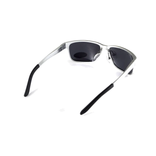 Спортивные очки Темные очки с поляризацией BluWater Alumination 2 (gray) (silver metal) Polarized (4АЛЮМ2-С20П): Свойства линз Поляризационные