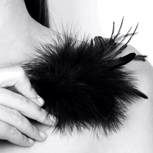 Мітелочкою Bijoux Indiscrets Pom Pom - feather tickler