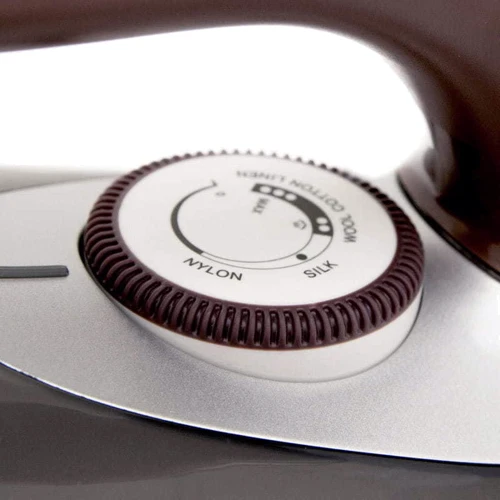 Утюг Vivax IR-2201CC: Мощность, Вт 2200