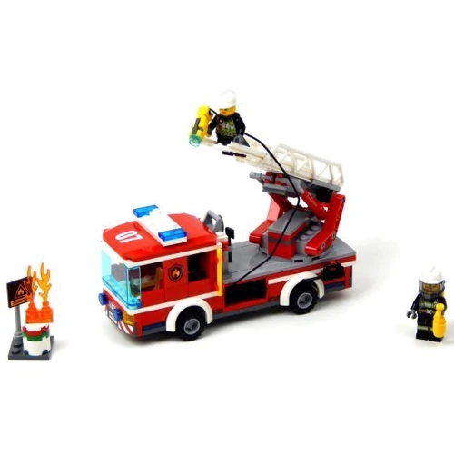 Конструктор LEGO City Пожарная машина с лестницей (60107)