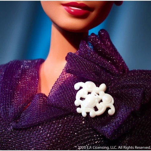 Коллекционная кукла Mattel Barbie Элла Фицджеральд: Особенности На шарнирах