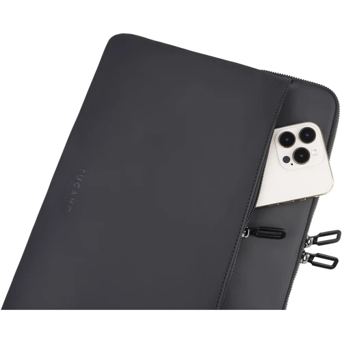 Tucano Gommo Black (BFGOM1516-BK) for MacBook Pro 15-16": Материал Полиуретан