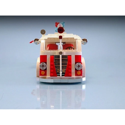 Конструктор XINGBAO XB-08004 MOC Фургон с мороженым, 1000 элемента