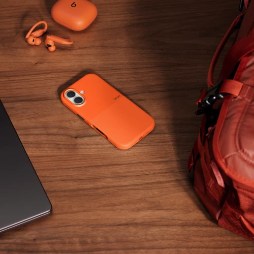 Чехол для iPhone Beats iPhone 17 Rugged Case with MagSafe and Camera Control - Sierra Orange (MGK14)