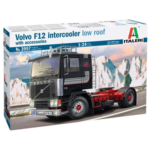 Модель Italeri Вантажівка Volvo F12 Intercooler з низьким дахом та аксесуарами (IT3957)