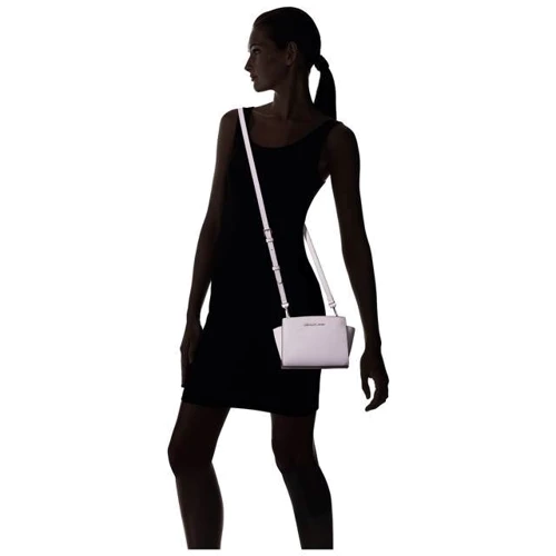 Женская сумка кросс боди Michael Kors фиолетовая (MK0450W): Фактура Сафьяно, Матовая