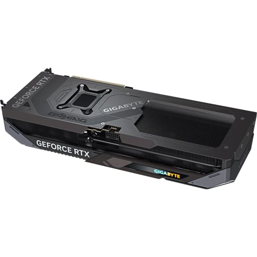 Видеокарта Gigabyte GeForce RTX 5070 GAMING OC 12G (GV-N5070GAMING OC-12GD): Исполнение Трехслотовое
