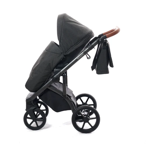 Универсальная коляска 2 в 1 Roan Bloom 9023-RB-26, Black stripes, черный: Тип коляски Универсальная коляска (2-в-1)